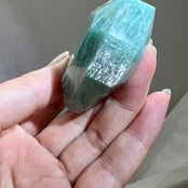 抽象画のような模様が個性的*アマゾナイト*ファセットハート型08*天然石インテリア*置き物