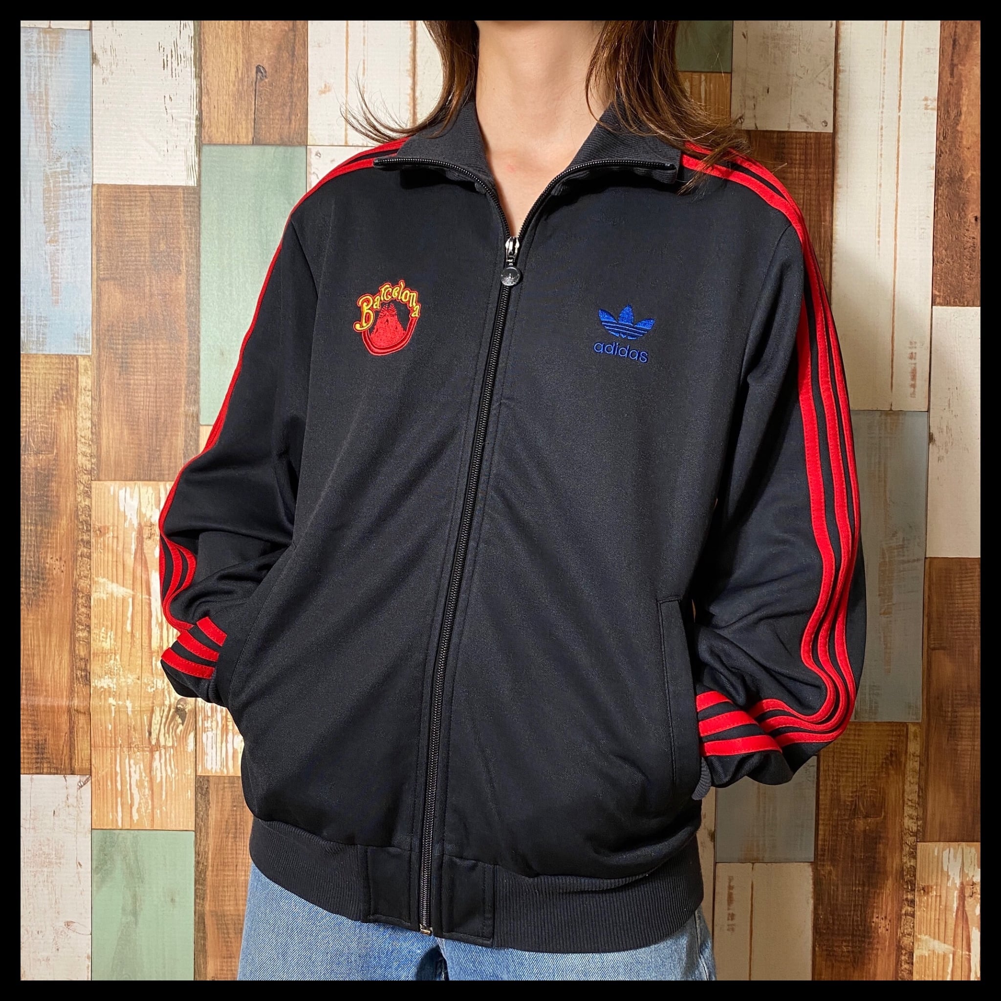 adidas アディダス トラックジャケット 刺繍ロゴ 背面ビッグプリント  