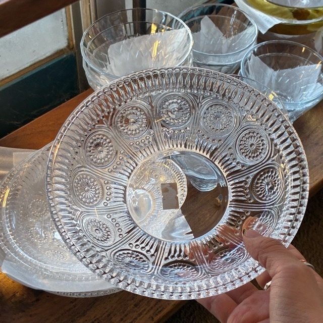 DULTON Glass Tray MARGARET 17cm　ダルトン　ガラストレイ　マーガレット　ガラス皿　ガラスプレート　花柄　レトロ　フルーツ皿　デザート皿
