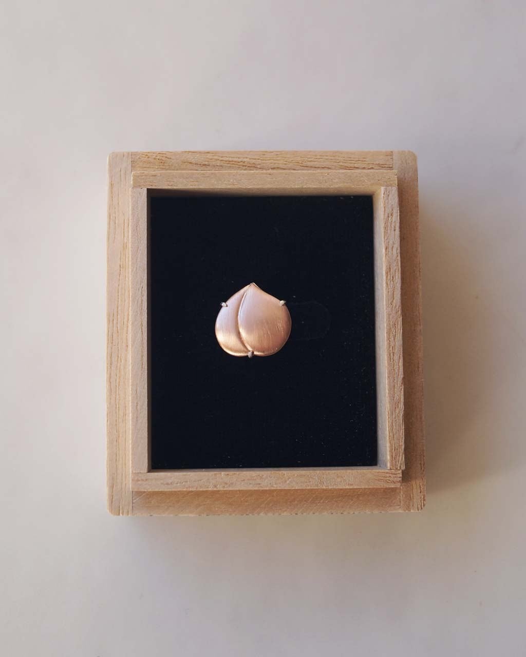 【帯留】tomohito matsubara もも