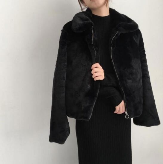 レディース MNG 黒ファーショートジャケット