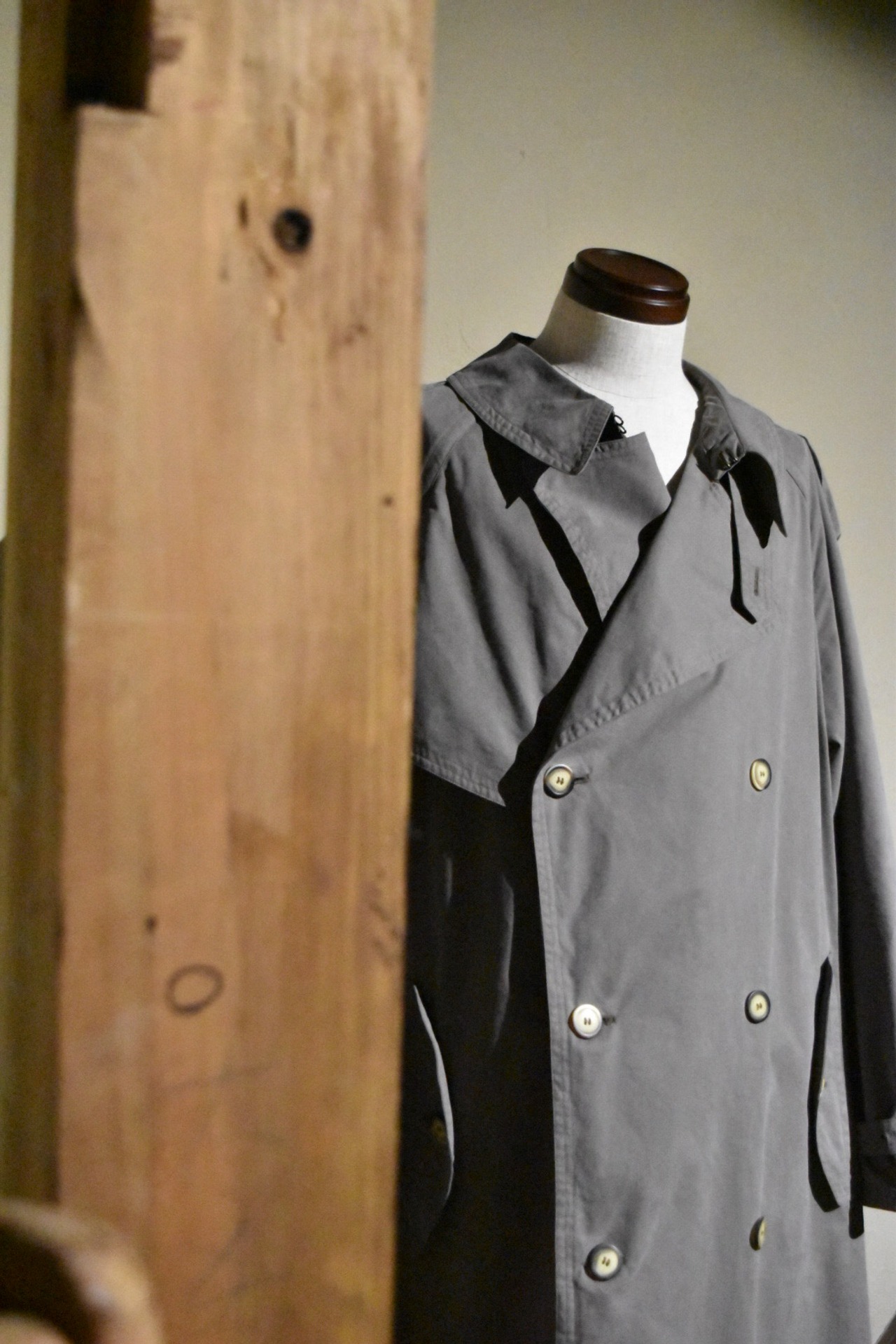 "HUGO BOSS" 1980s Dark blown trench coat