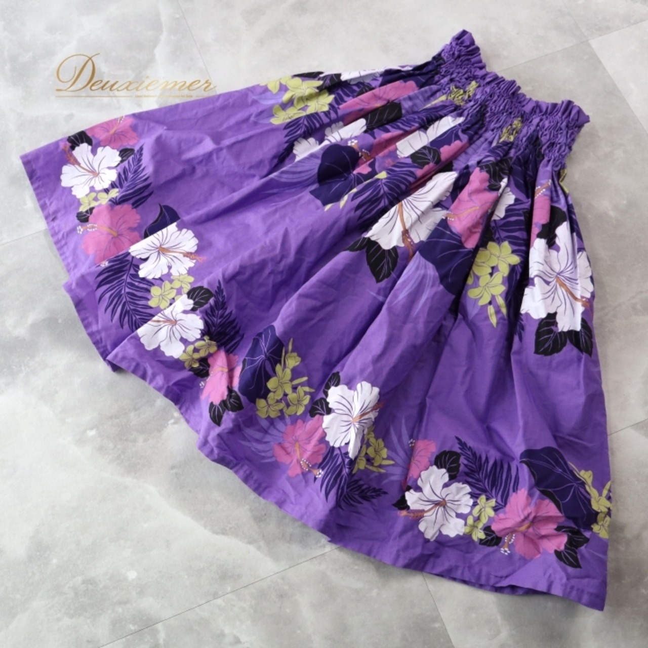 フラダンス 衣装 パウスカート パープル系 ハイビスカス柄 モンステラ柄 ハワイアンプリント アロハ フラ ダンス レッスン 練習 シングル スカート フレア 軽やか 華やか 鮮やか かわいい おしゃれ 上品 大人っぽい ホワイト系 ブラック系 ピンク系 イエロー系 紫 アロハシャツ ハワイアンファッション フラダンススカート 軽量 エレガント カジュアル 大人 爽やかデザイン