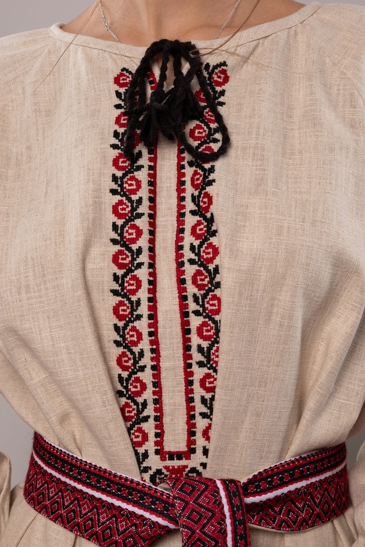 【ハイエンド】ウクライナ刺繍ヴィシヴァンカ・クラシック　手刺繍　麻　レディース・フリーサイズ - 10