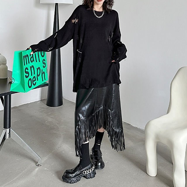 Damaged pin knit C0177