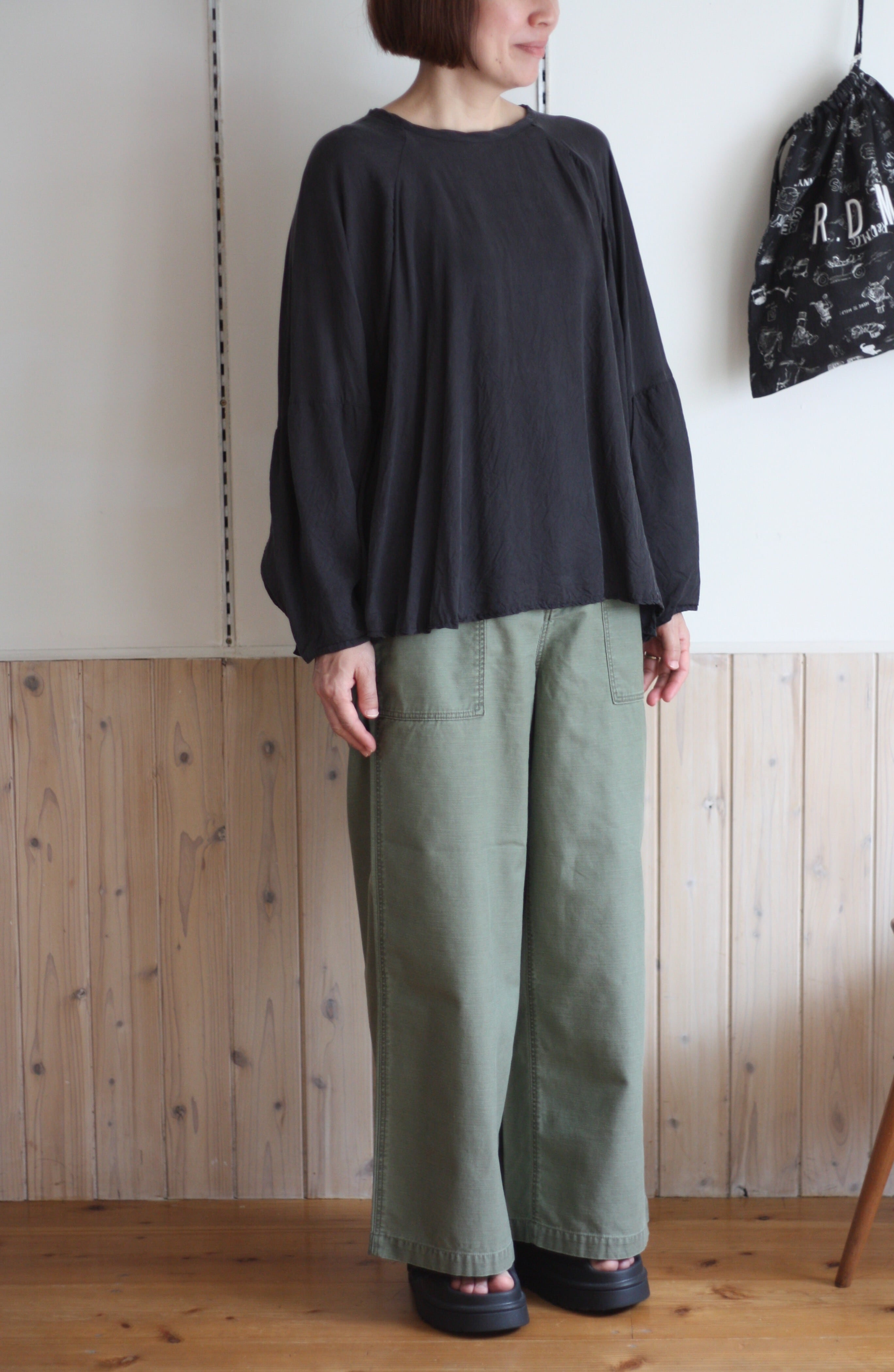 Le pivot ルピボット バックサテンベイカーラフパンツ ベージュ | tous