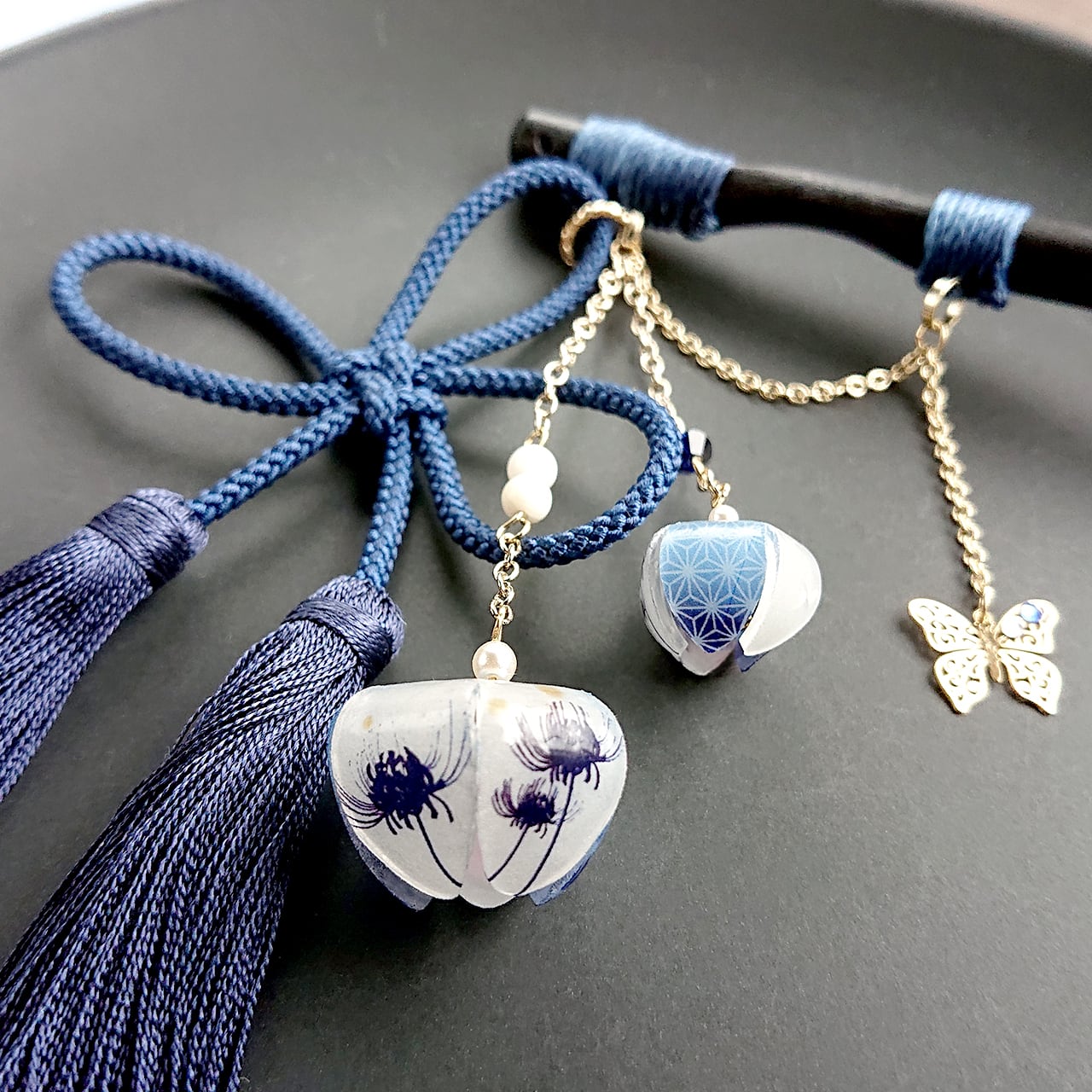 和柄鬼灯-彼岸花（青）-の木製かんざし｜受注生産