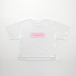 レディーズボックスTシャツ　手縫い刺繍入り鉄道Tシャツ｜台車 （ White × Pink ） 鉄道グッズ　白　ホワイト　ピンク　背守り刺繍　スハネフさんコラボ