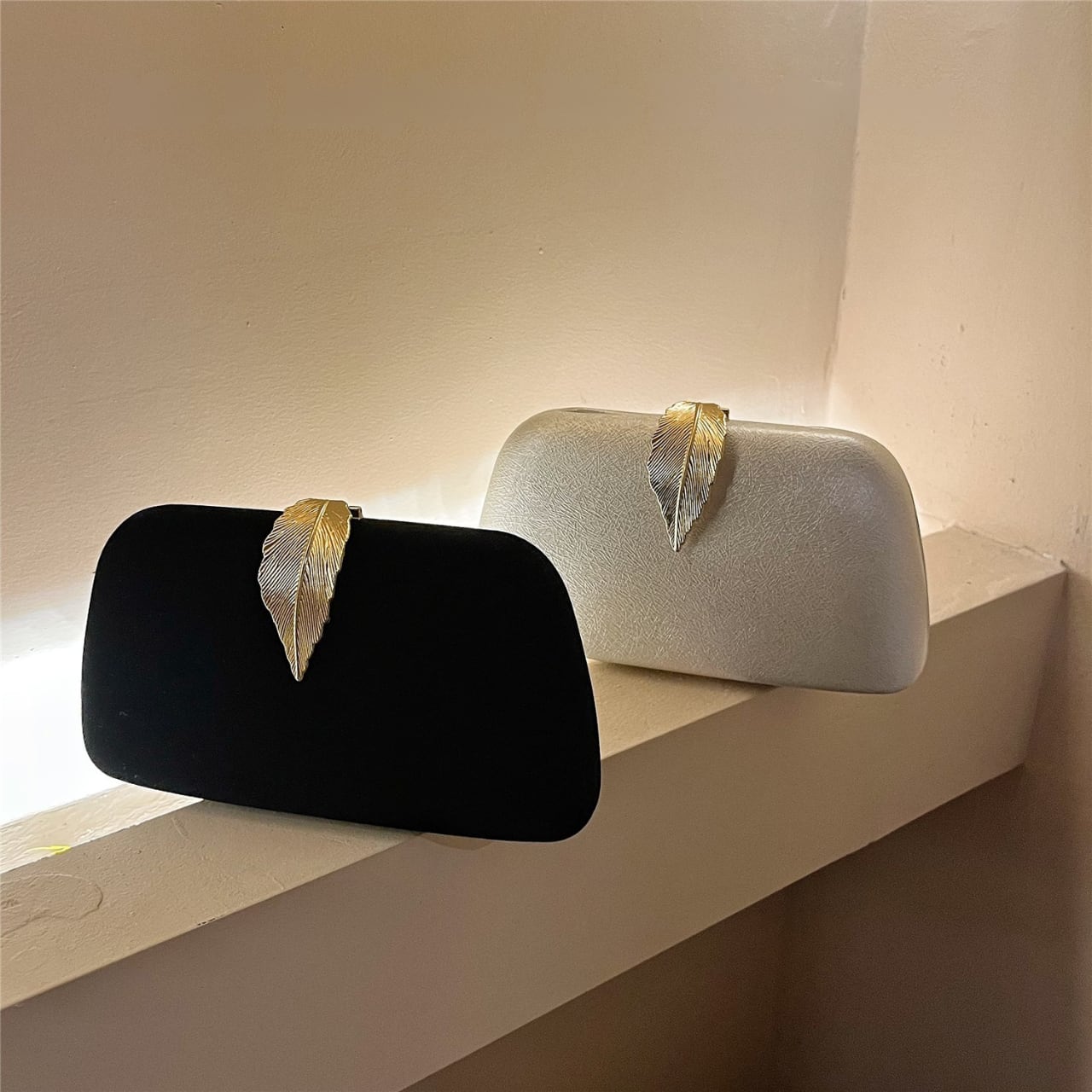 リーフモチーフ クラッチバッグ 2color Ba03