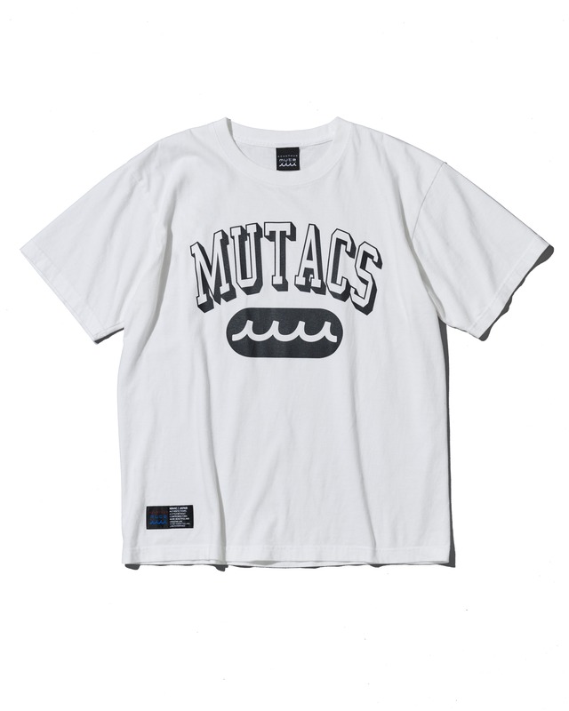 【予約販売7月下旬～8月中旬入荷】muta MARINE × ACANTHUS シャドウ カレッジロゴ Tee