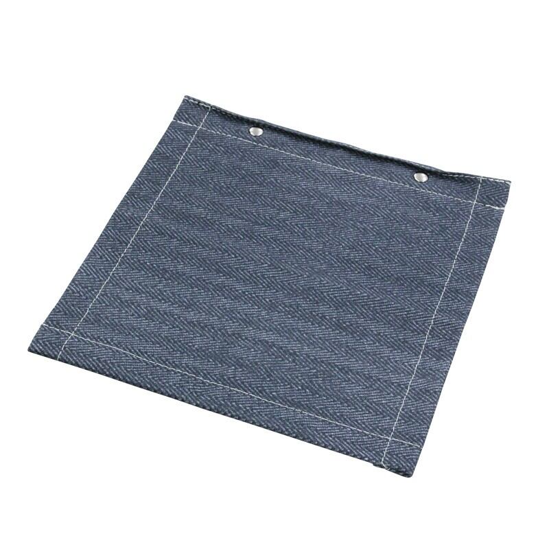 ブラックパワーマグSW MAG-123W 1号 920×920mm 1枚 加工済【厚み:1.23mm】強力な20mmマグネット付き(磁石の数4個)瞬間使用温度:1300℃ 連続使用温度:250℃ 両面シリコン加工,耐熱クロス,溶接,熱,火花,MAG-123W-1(大中産業) 強力マグネットで鉄骨その他金属の壁・柱などに吊り下げて使用できます