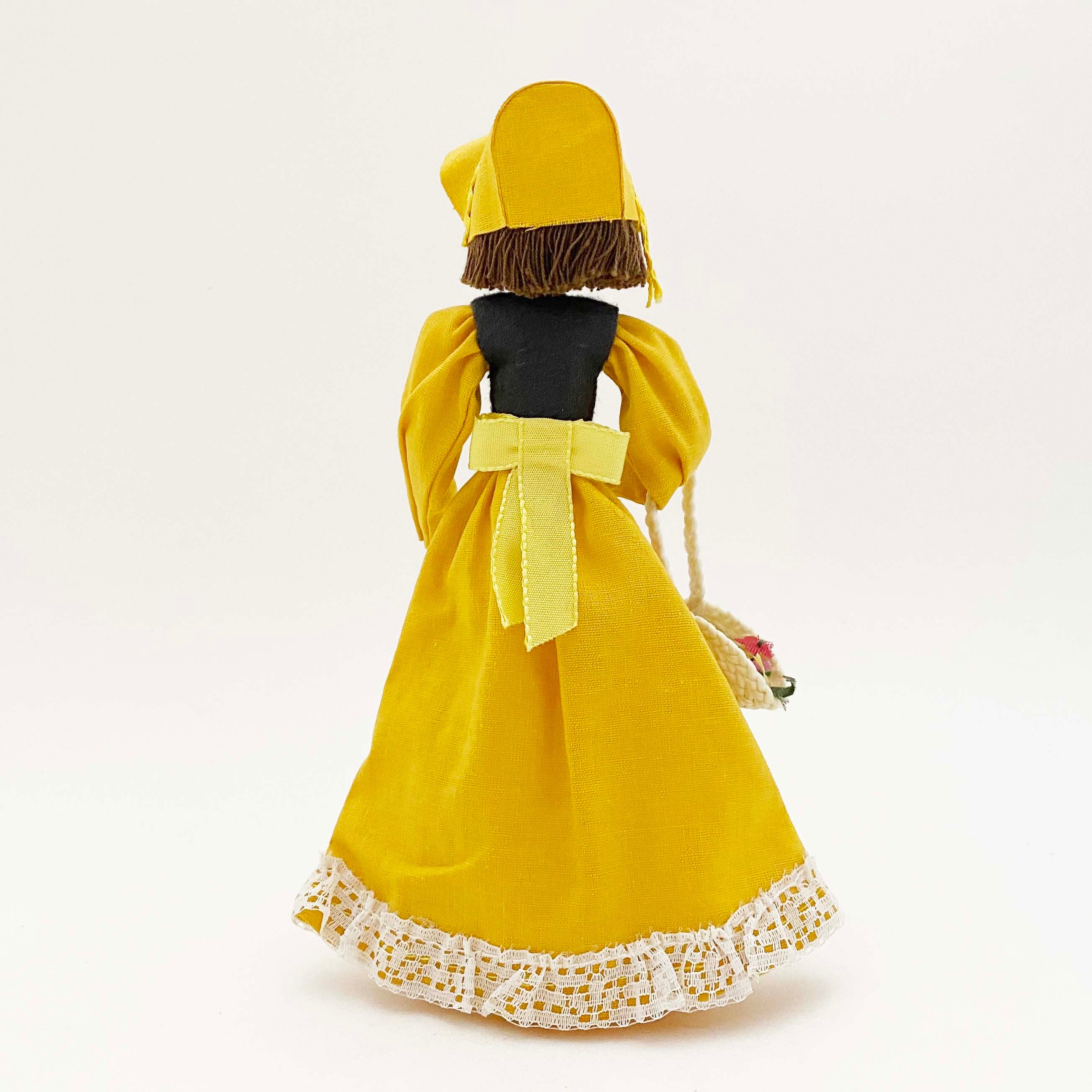 リトアニアの民族人形 ANDO製ヴィンテージ(黄色いドレス)
