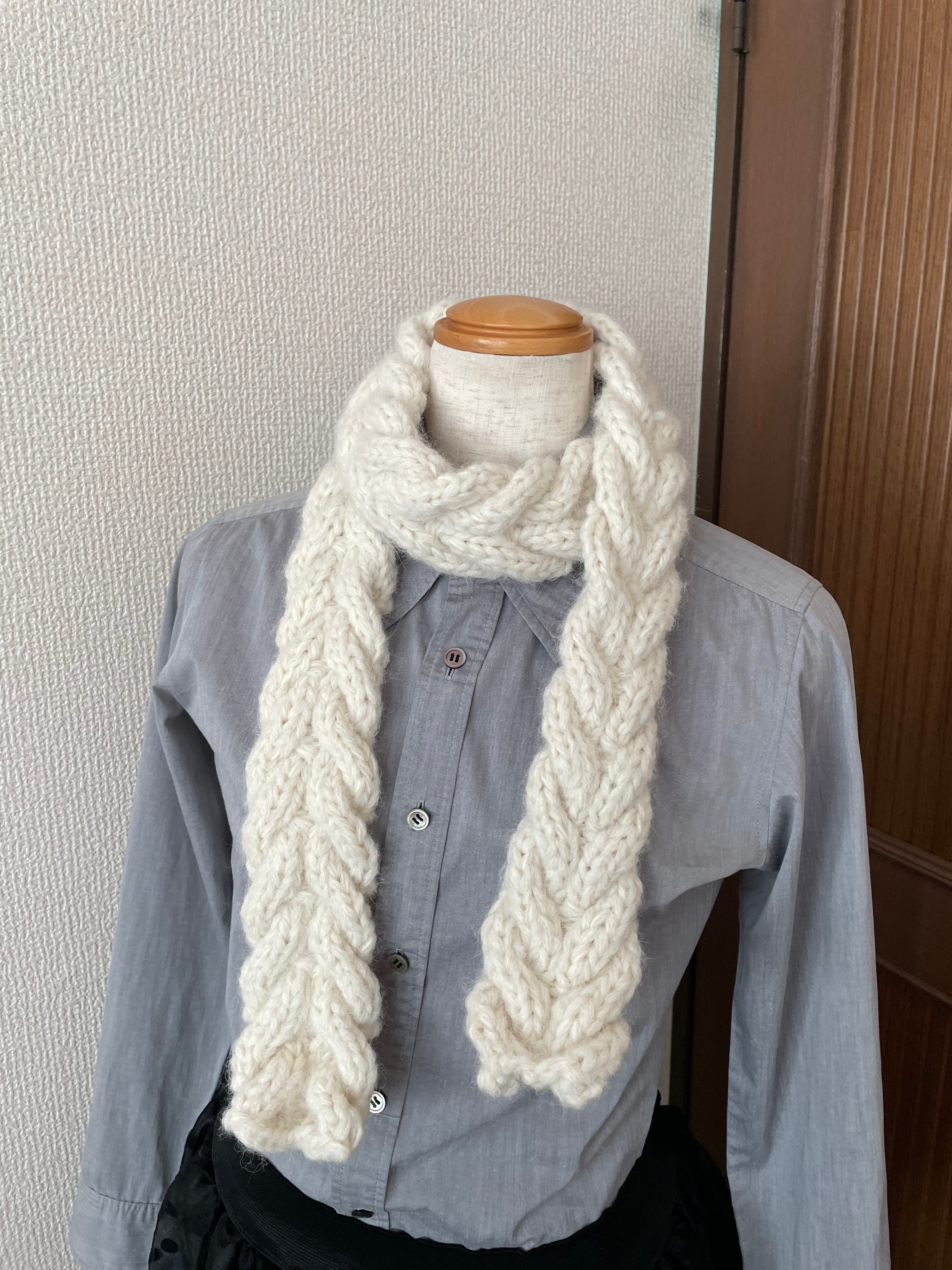 うろこ編みのサンカクミニマフラー グリーン | Knitting.RayRay