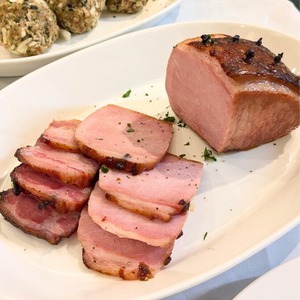 クローブと蜂蜜のローストハム / Clove & honey roasted ham
