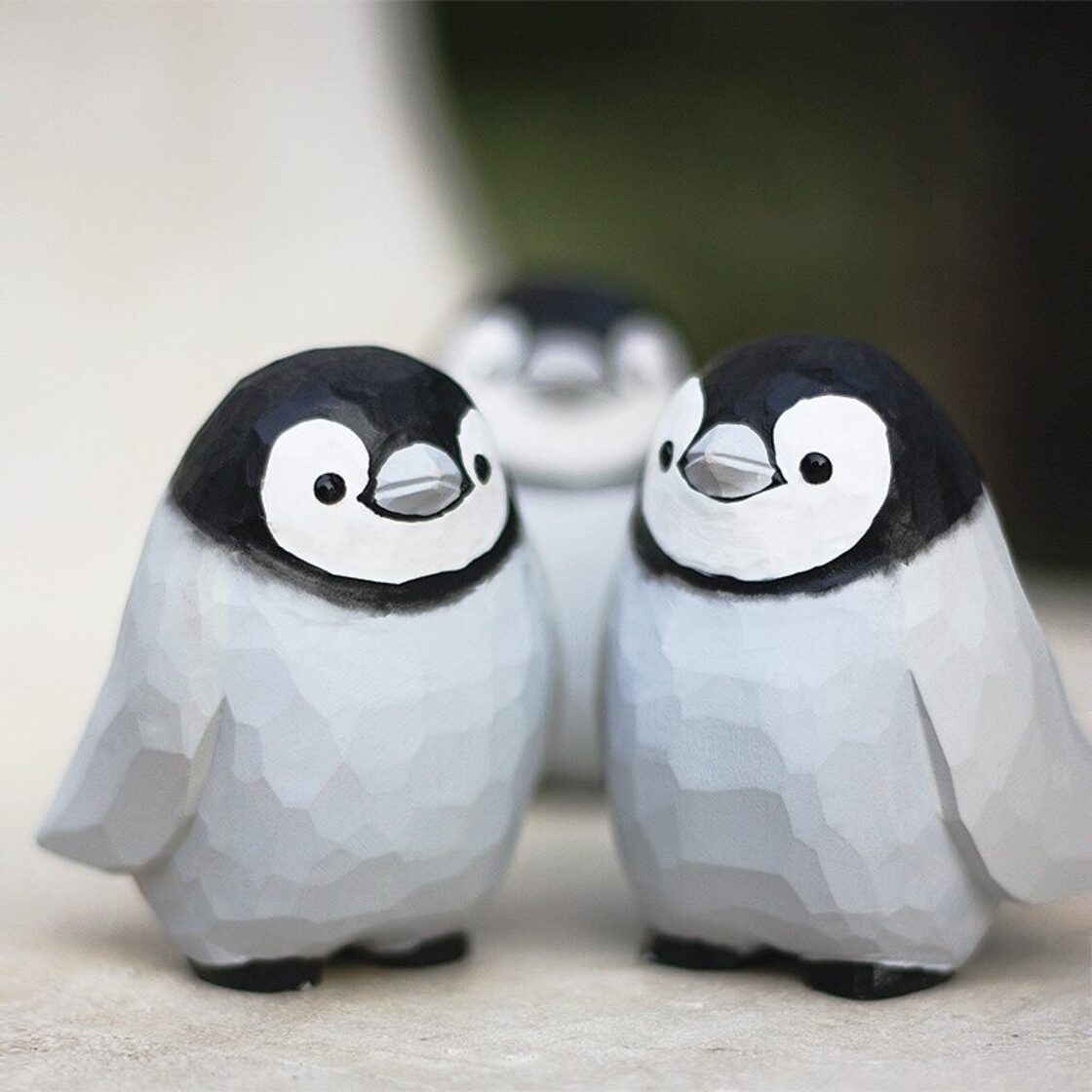 ペンギン 置物 木彫りのペンギンベビー | PAY ID