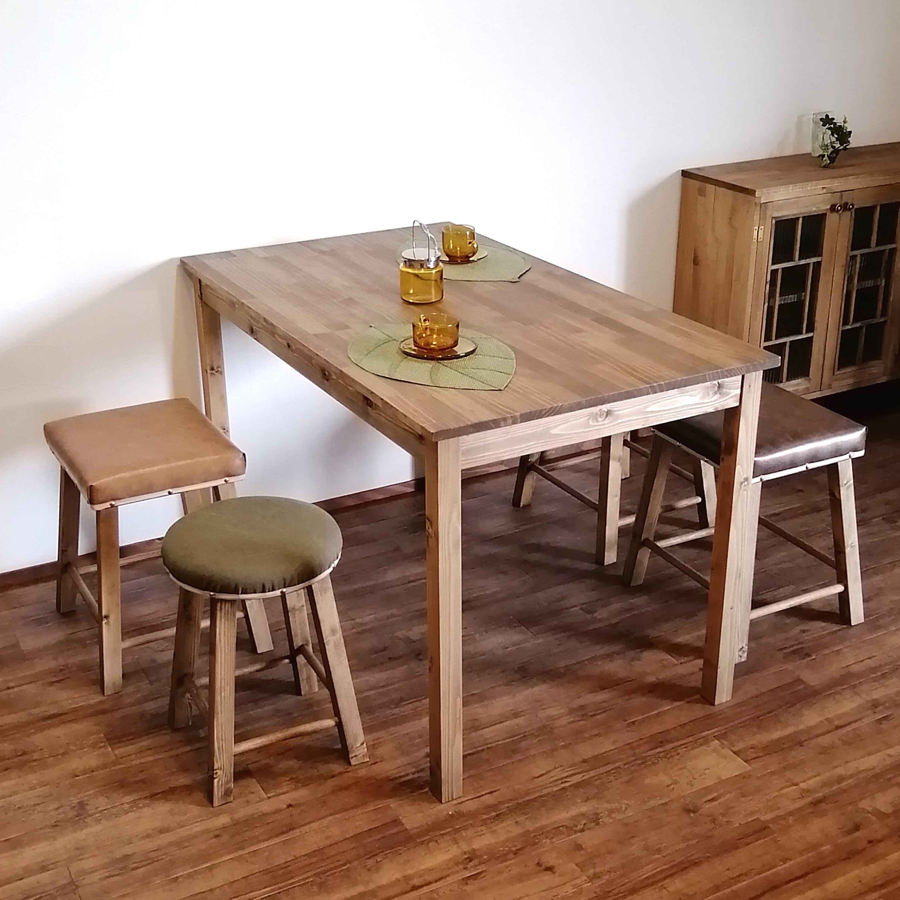 ◆シンプルな木製テーブル ◆ 49d63c6e496f99e478888476d252e4