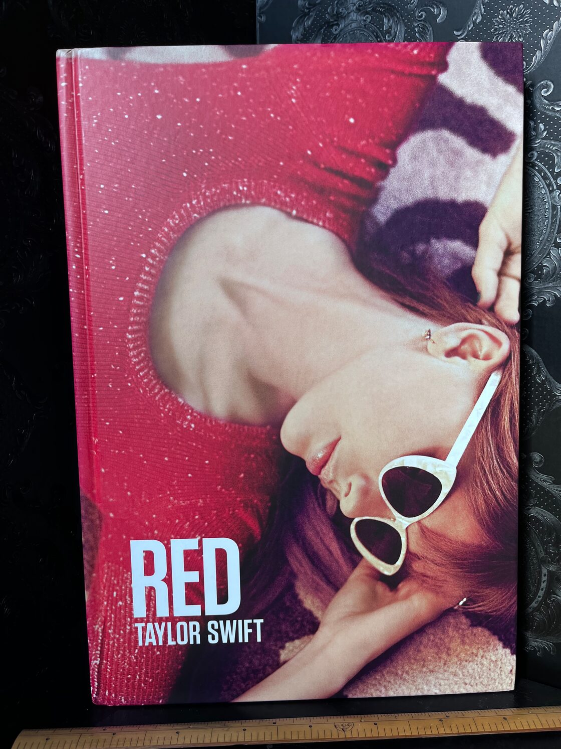 洋書 RED TAYLER SWIFT テイラー・スイフト 大判写真集 | Pay ID