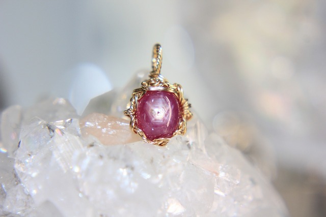 スタールビー✨ワイヤーアートペンダント