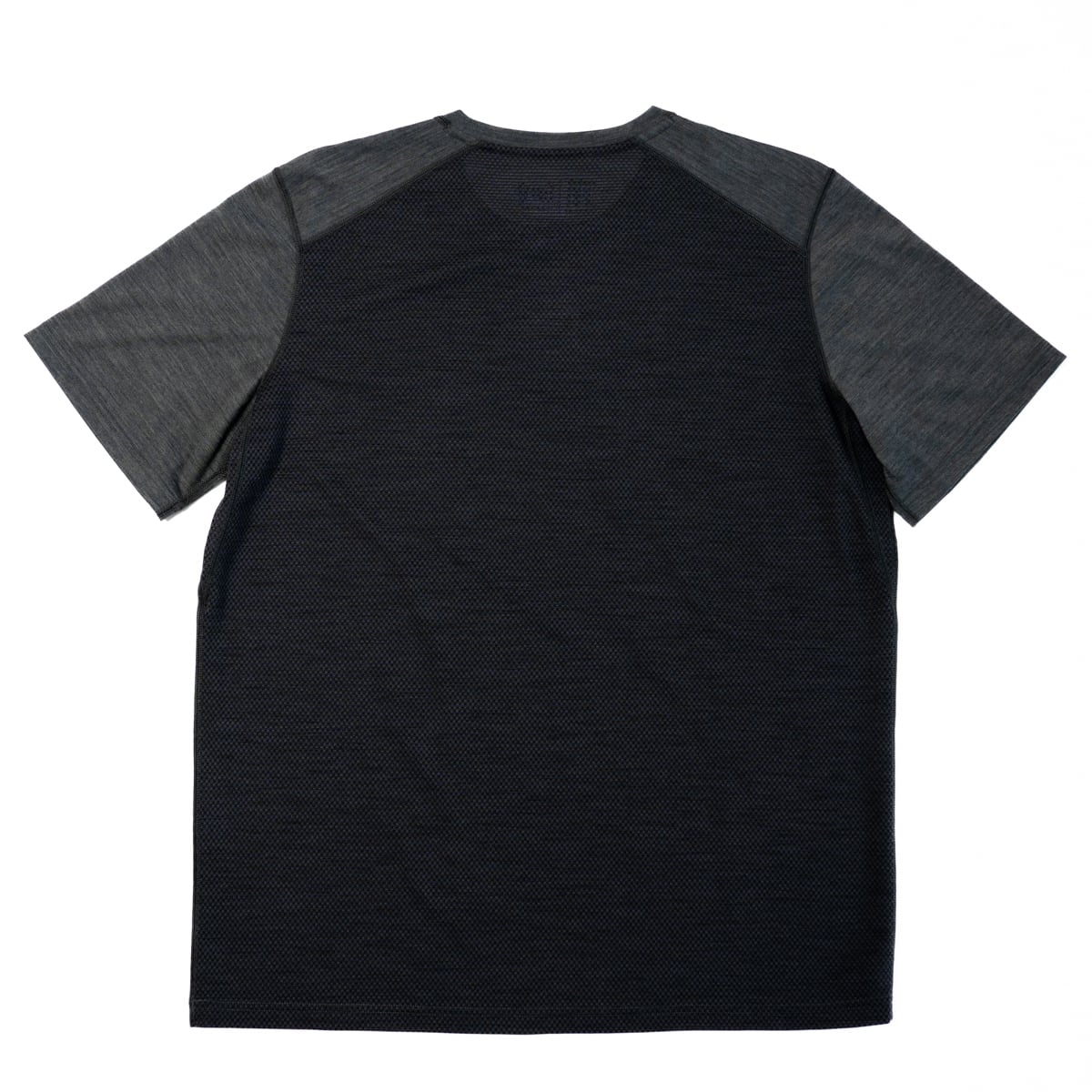 バックメッシュ・アクティブメリノ・Tシャツ | 山旅（YAMATABI）登山