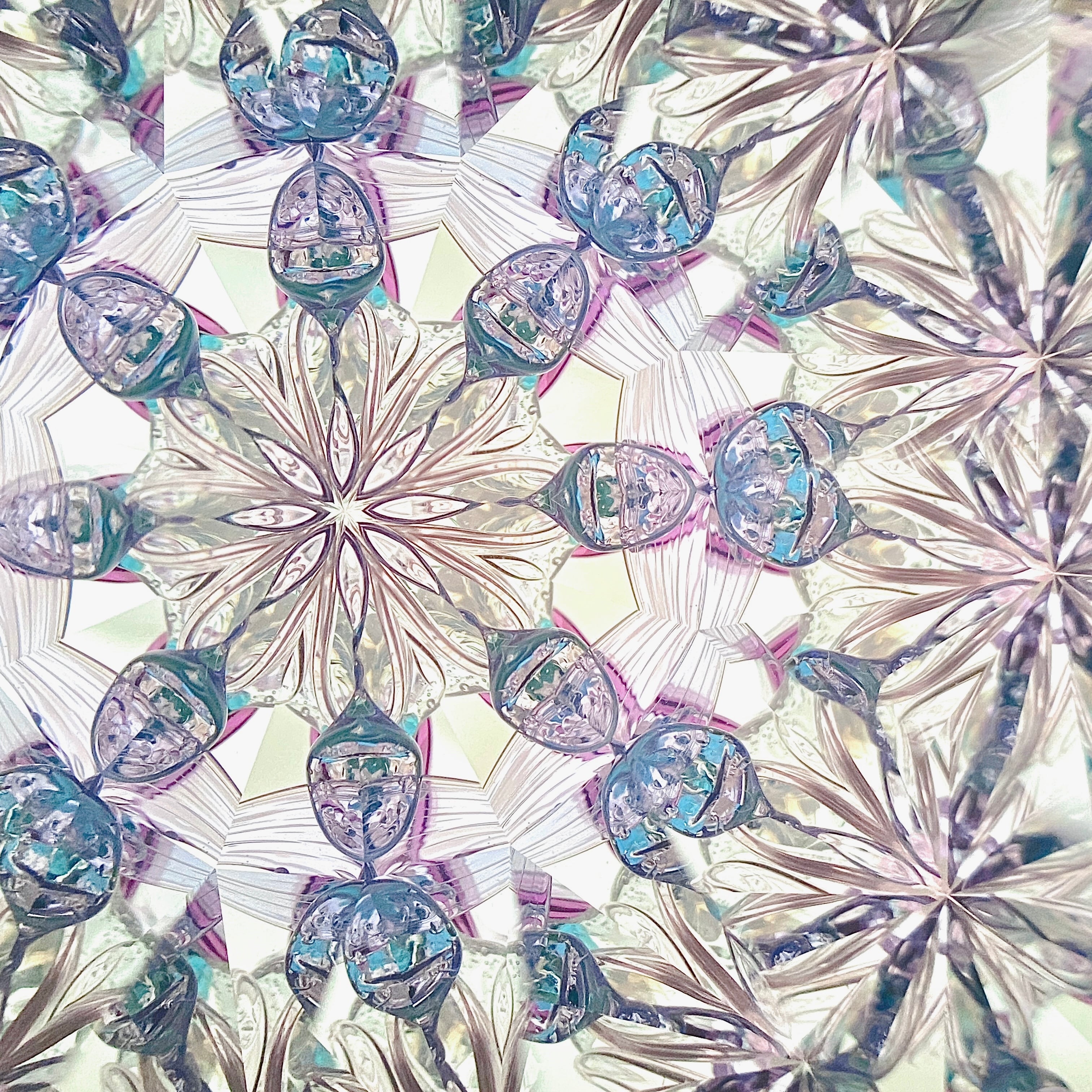 紫陽花の万華鏡「雨上がりの紫陽花」 | GlassNique（グラスニーク