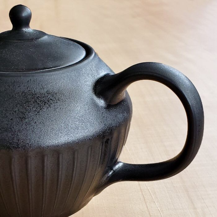 茶こし付き しのぎ ポット ブラック ティーポット フィルター付き 北欧
