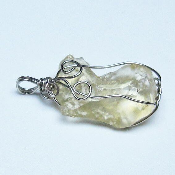 リビアングラス ペンダント 一点物 メール便可 112-13713