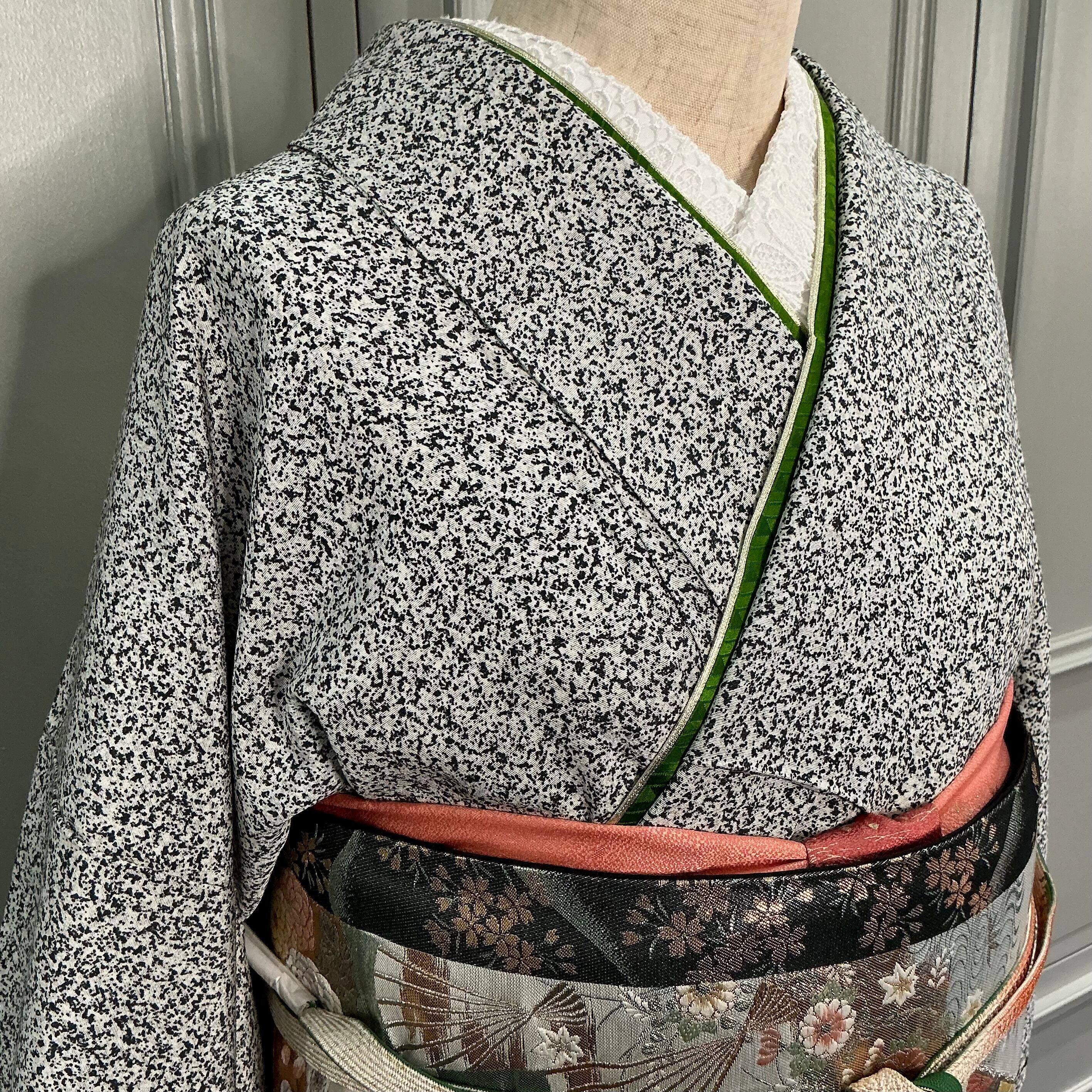 モノクロの秋草＊たたき染め 菊 桔梗 萩 白 墨黒 グレー ブラック 訪問