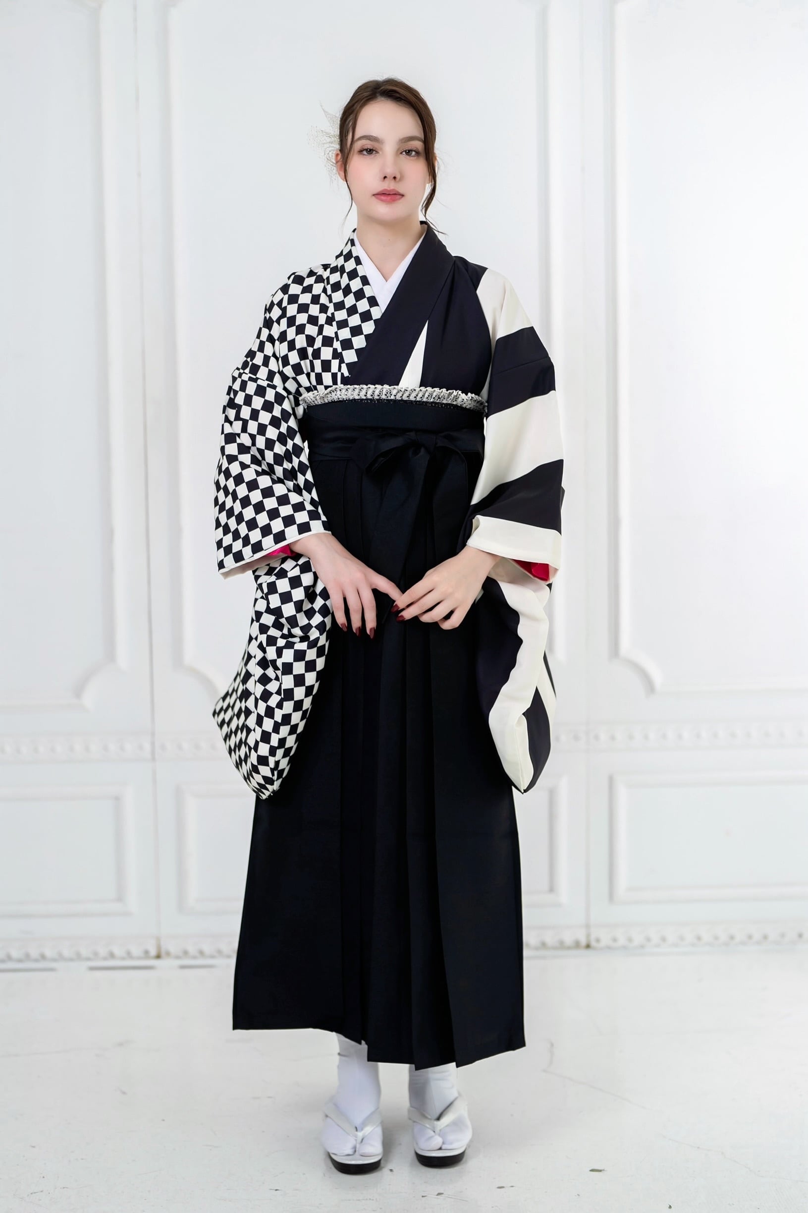 Kimono Sienne 卒業式袴3点セット 白 黒 モノトーン 市松模様 Kimono Sienne 卒業式袴3点セット 白 黒 モノトーン 市松模様
