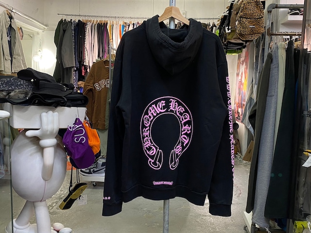 CHROME HEARTS ONLINE EXCLUSIVE HORSE SHOE SWEAT HOODIE BLACK/PINK LARGE 84230