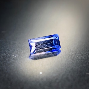 凍てつくようなクリアとブルー 0.15ct 希少石 天然 バイカラーサファイア