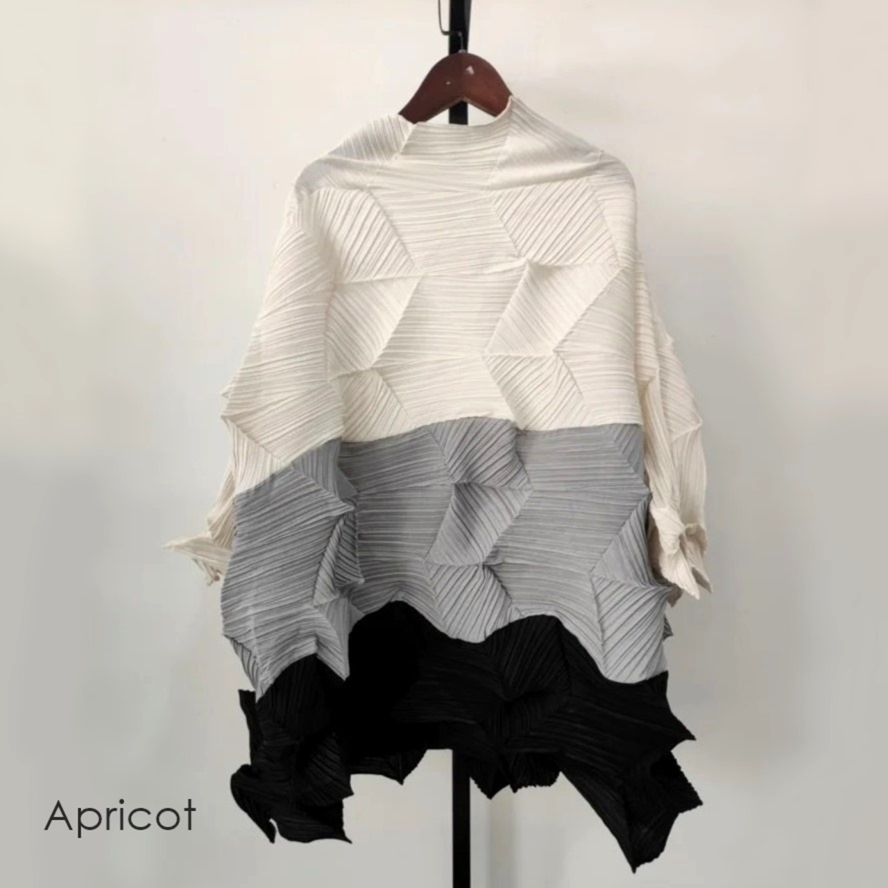 Irregular Pleated Pullover Tops / イレギュラー プリーツ プルオーバー トップス