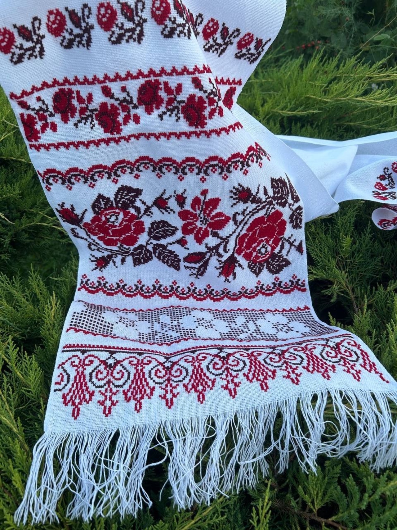 ウクライナ伝統手刺繍祭具タオル「ルシニク」 - 14