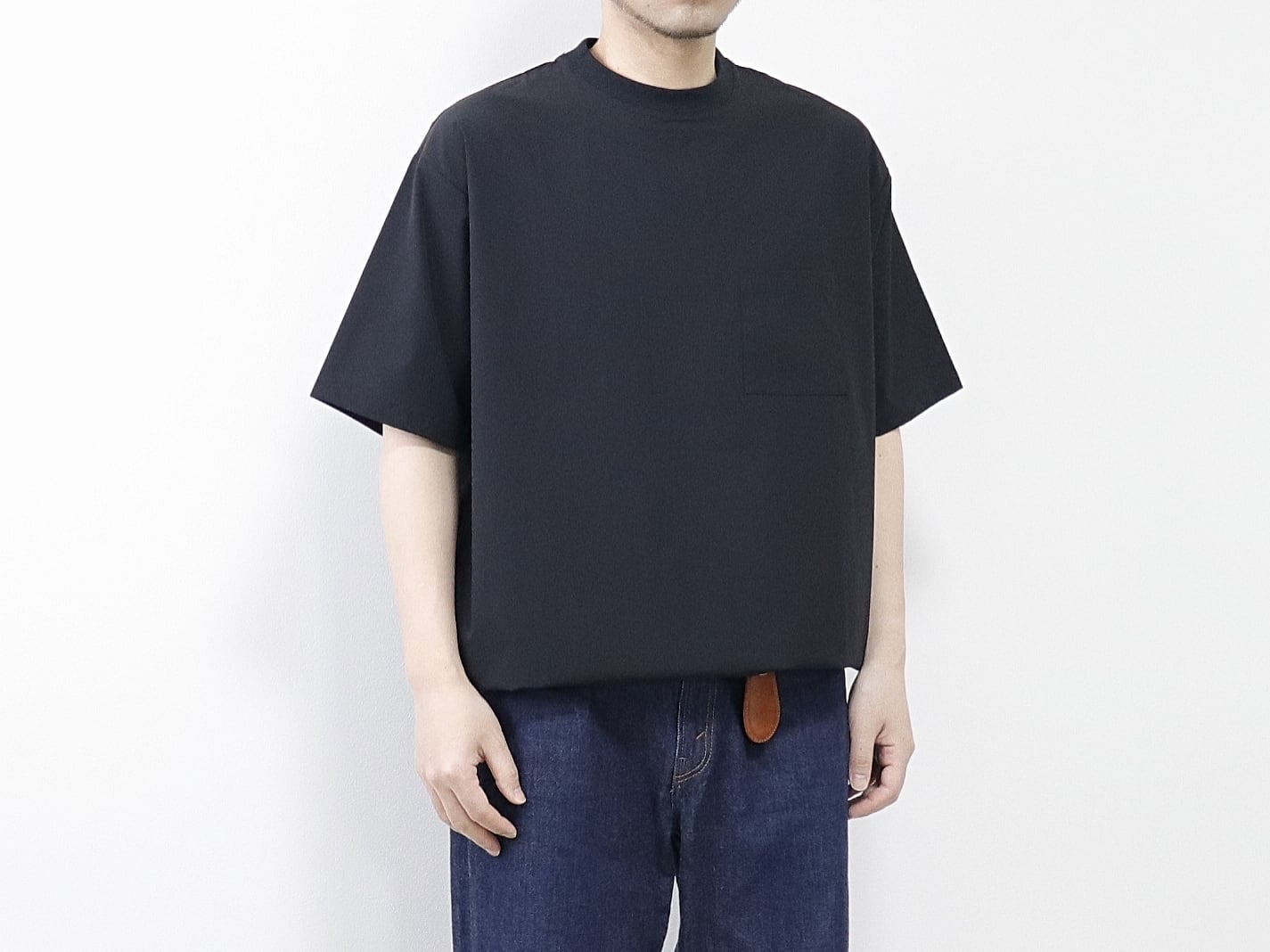 DUAL VOICE / マルチテックナイロン ドローストリング クルーネックプルオーバー  - BLACK