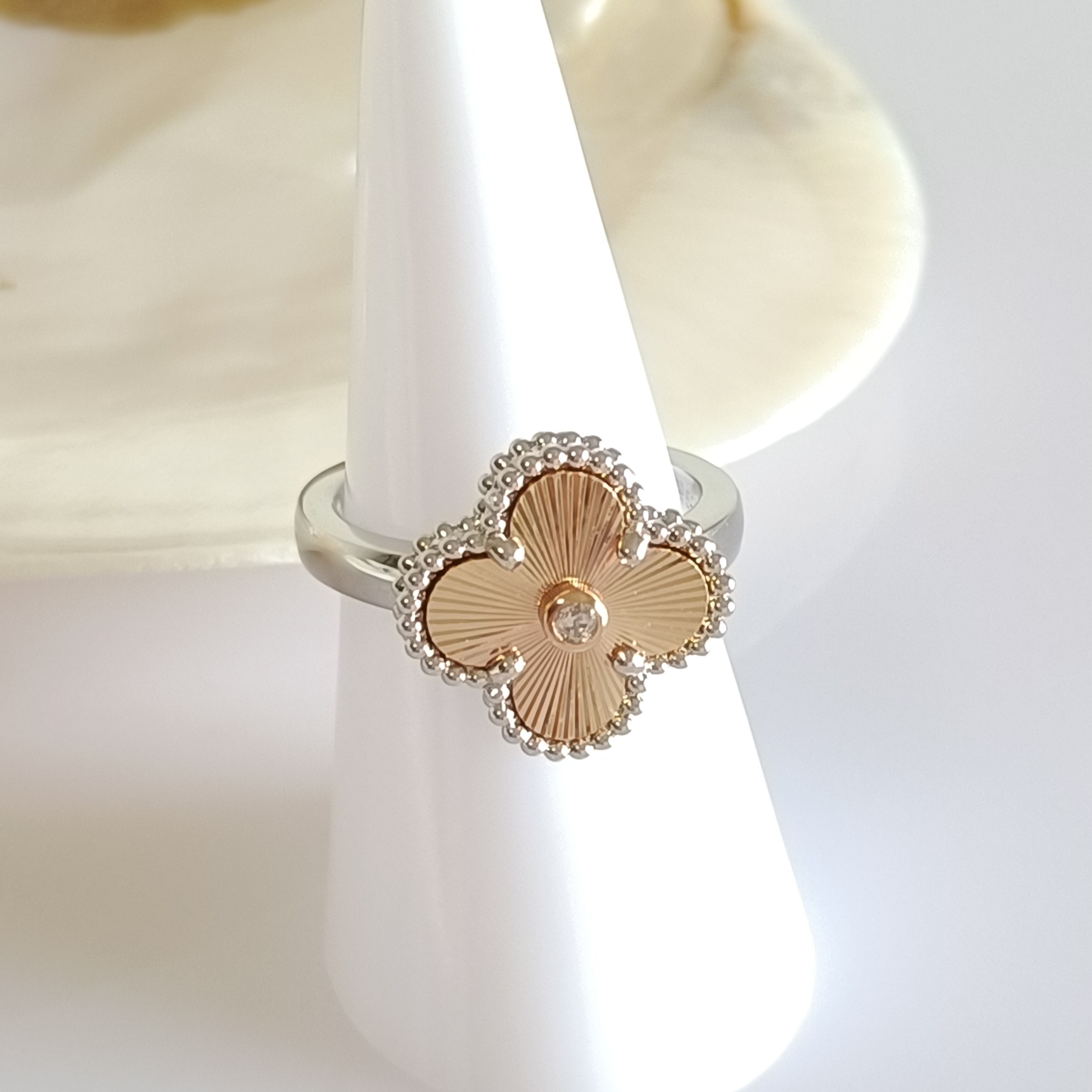 14Kゴールドダイヤモンドカット3?x 15?mm 3?x 65?mm フープイヤリング Solid 14k Gold Tri 並行輸入品