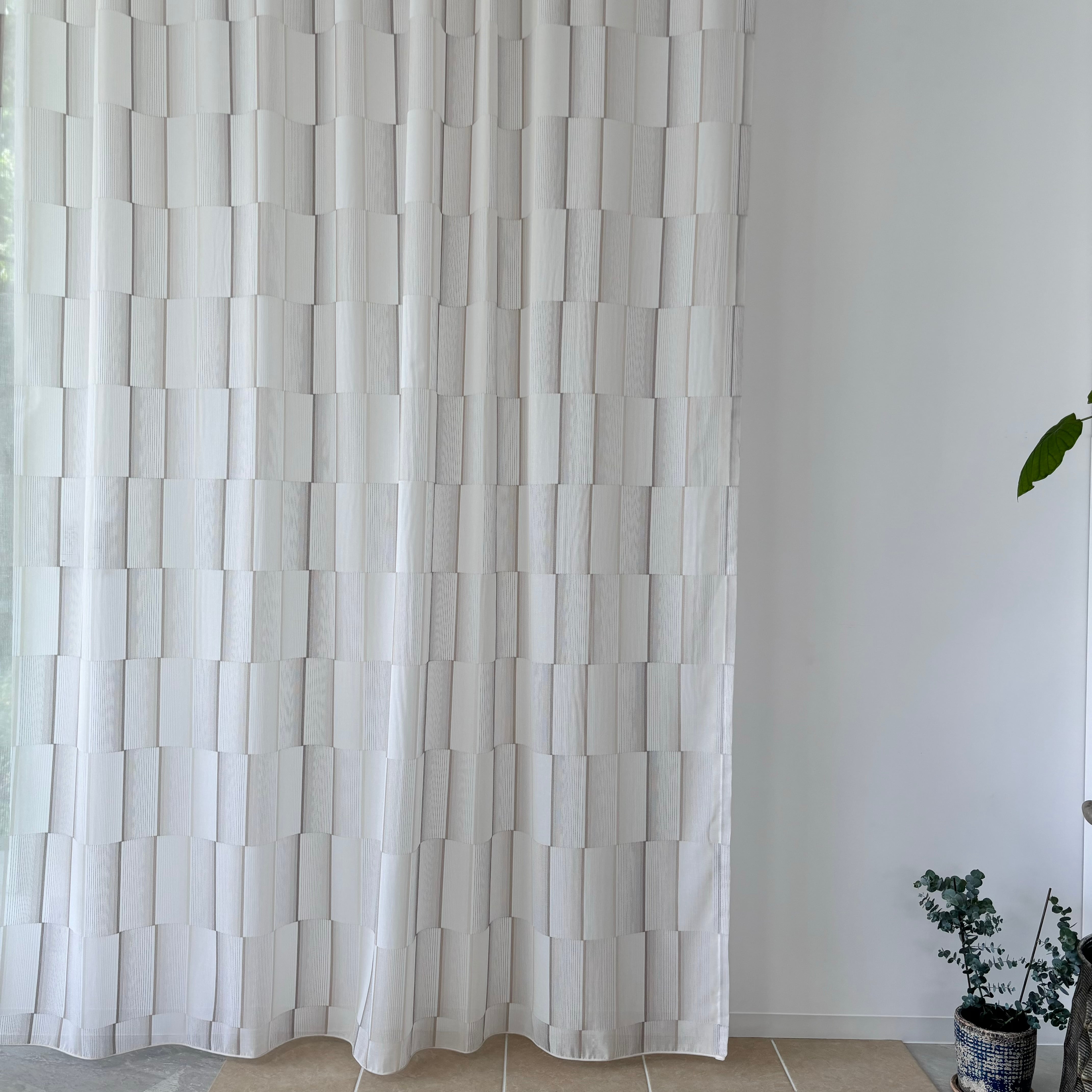 森の木／レースカーテン／1.5倍ヒダ／両開き（2枚1組） | Airpuric