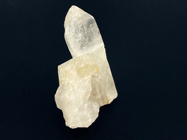 原石クラスター（岐阜県本水晶）