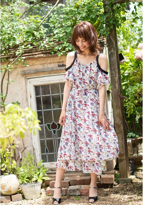 【特集掲載商品】Open-Shoulder Chiffon Dress / オープンショルダー花柄シフォンワンピース