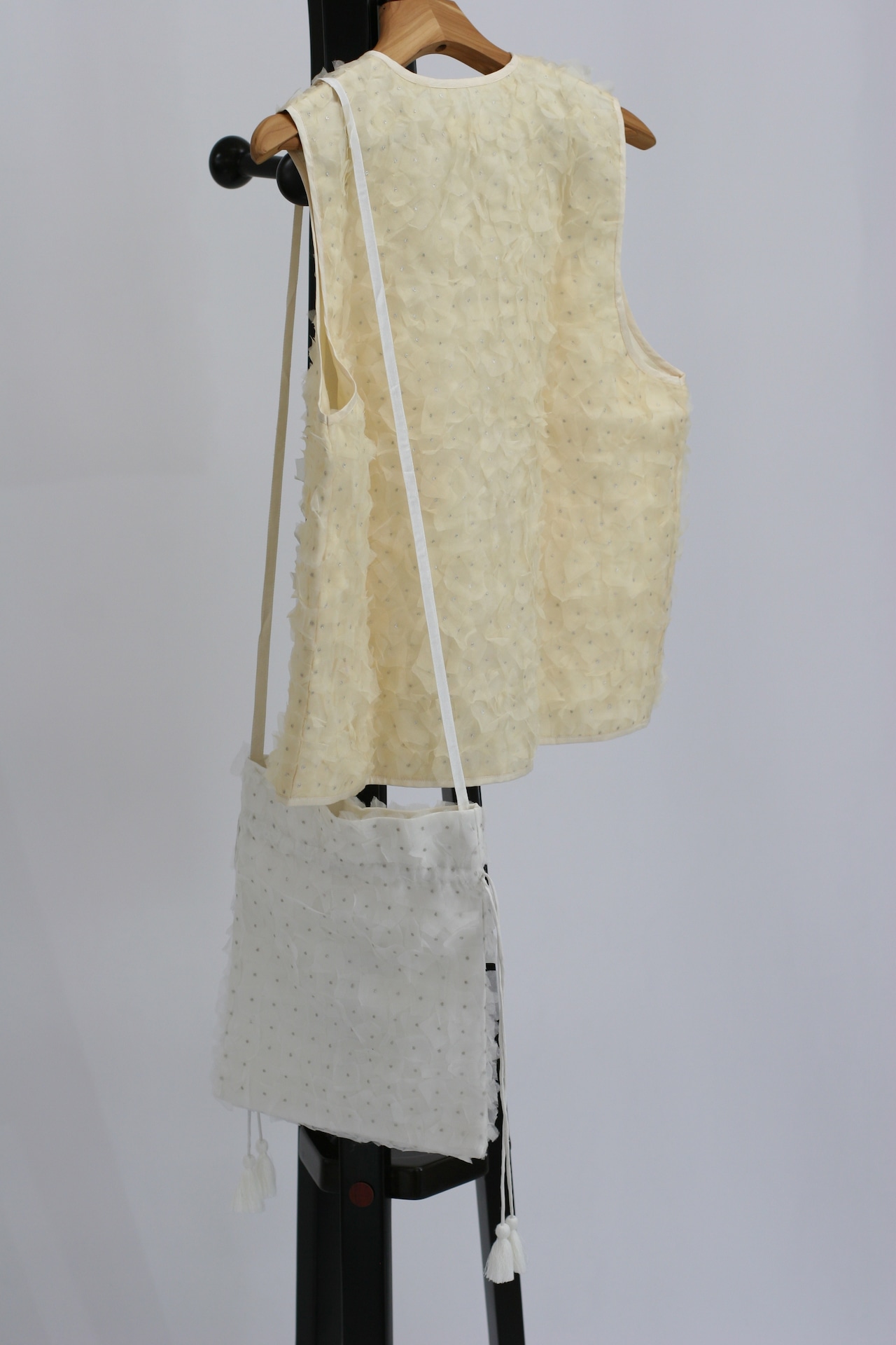【BUNON】 Hydrangea Gilet / Ecru