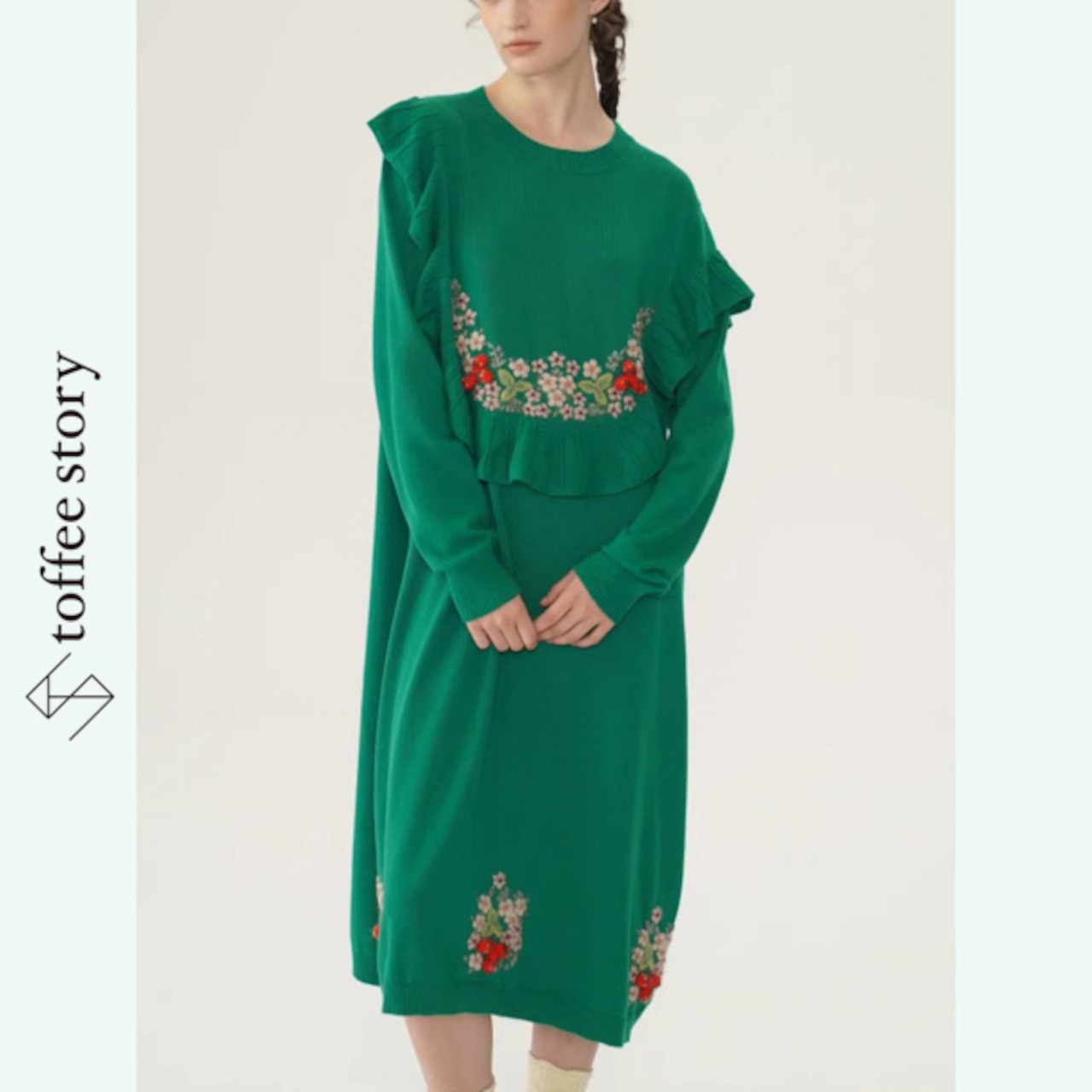 フリルと花刺繍のロングニットワンピ 《Y0420》