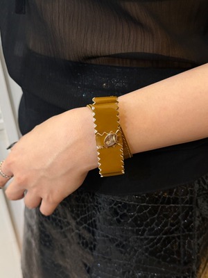 RED VALENTINO / vintage enabel ribbon bracelet.(o)