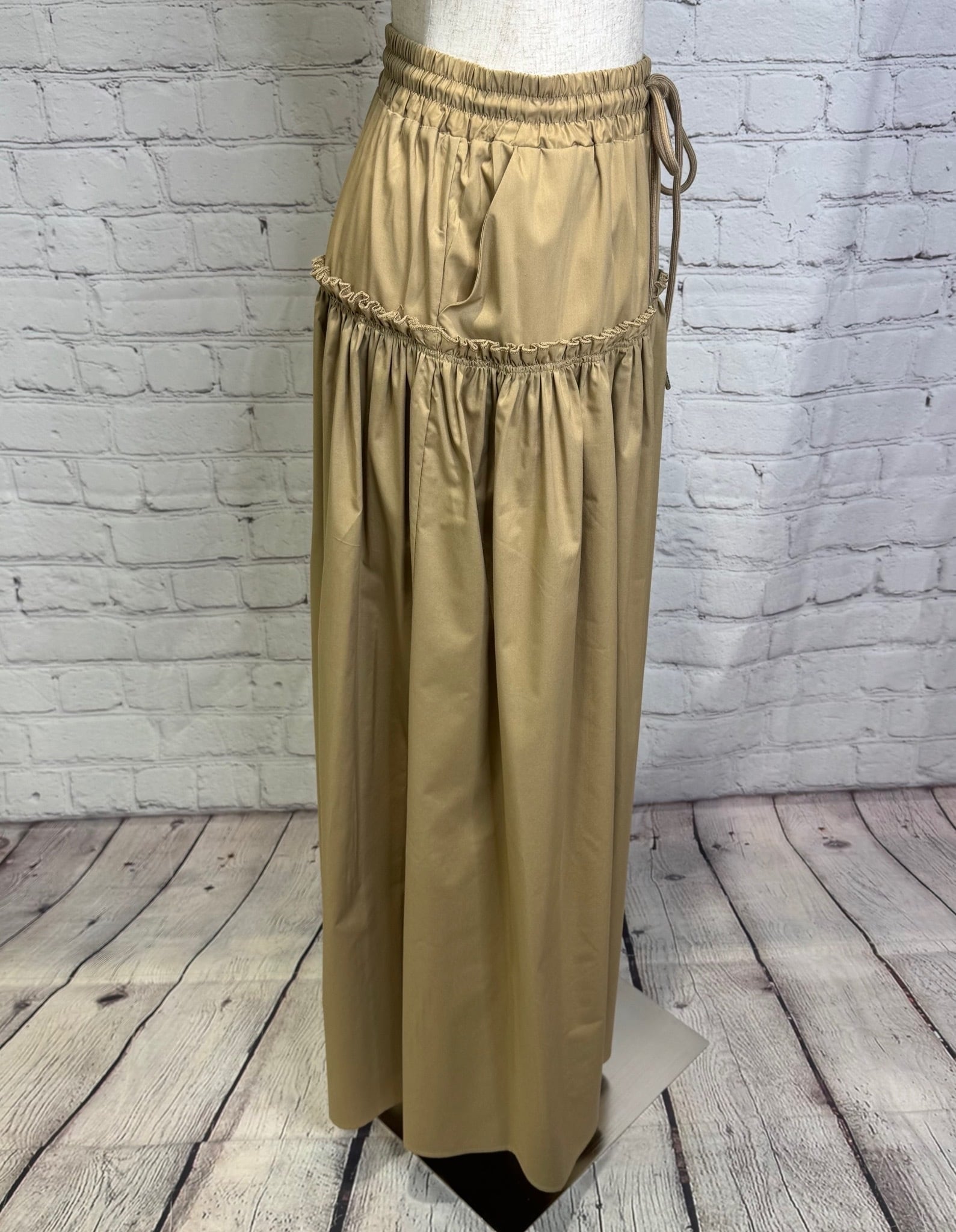SALE！CYAN TOKYO シアントーキョー フリルギャザーバギー 601456