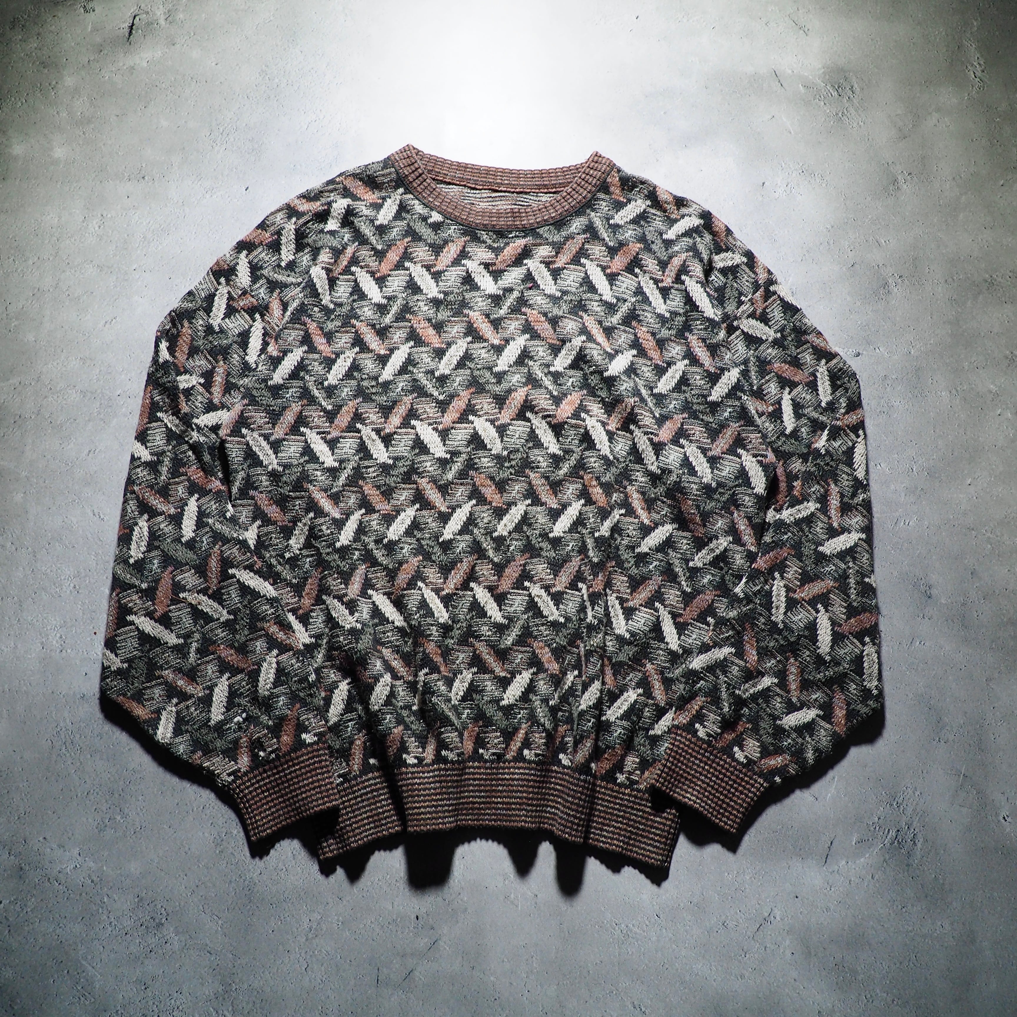 1990s ” Made in USA ” Fallen leaves embbossed vintage loose knit