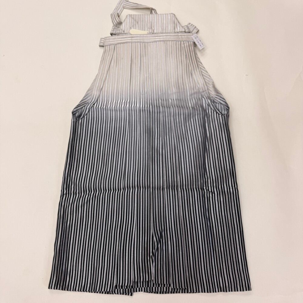 袴 行灯袴 男袴 紐下丈84cm S size 男性用袴 成人式袴 黒 白 銀 中古 6719
