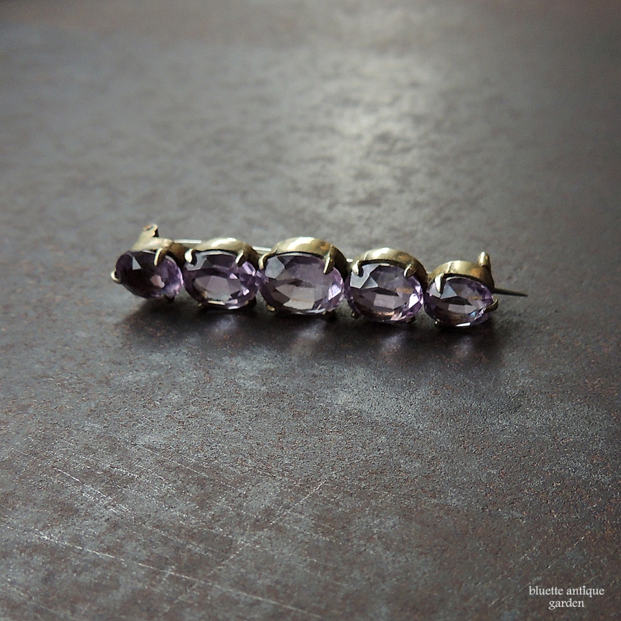 アンティークジュエリー 天然アメシスト 5連バーブローチ (ソーティングメモ付)
