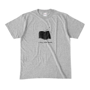 Tシャツ「a day with books」（グレー、各サイズ）
