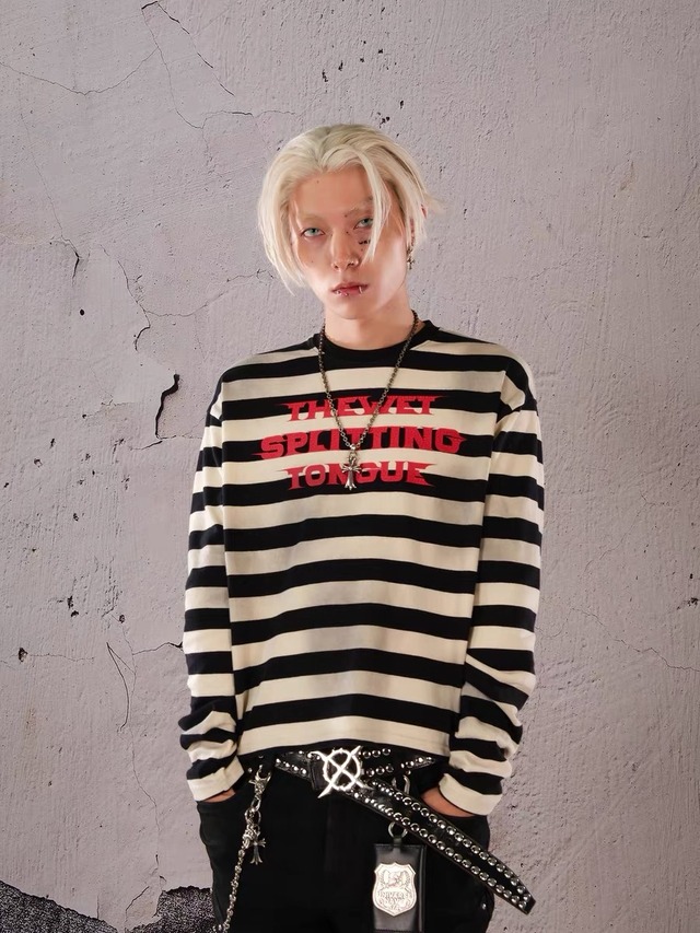 【Fourth3ex】Skull Scarf Graphic Distressed Slim Fit T-Shirt