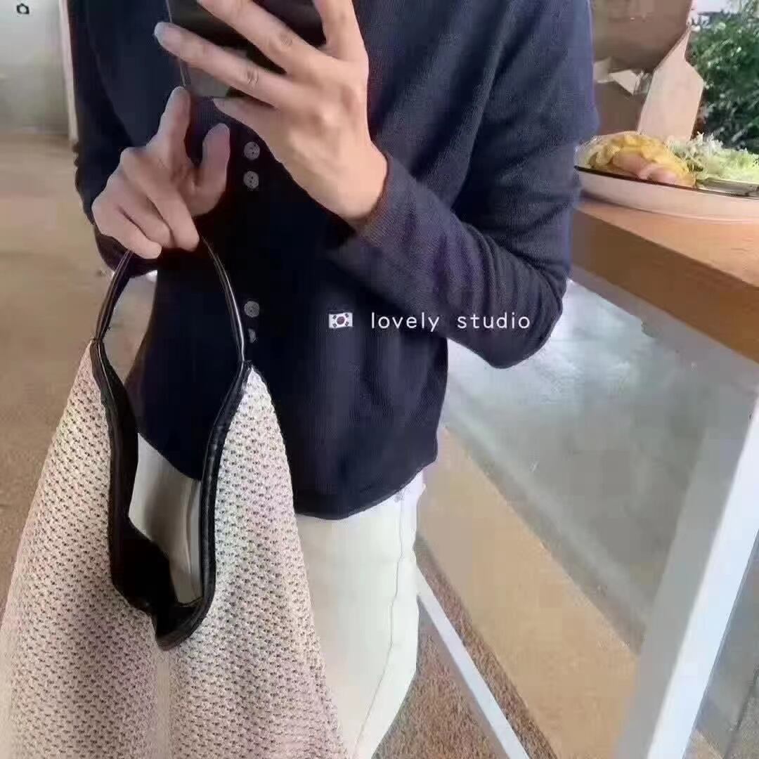 ２連ボタン クルーネックカーディガン AJ2205-D10