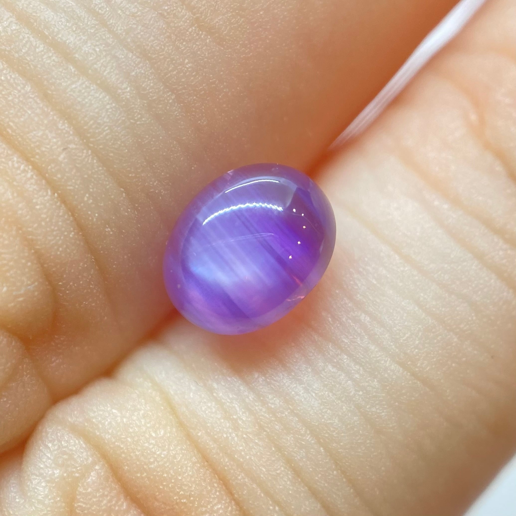 アイドル シルキーピンクの鮮やかスターサファイア