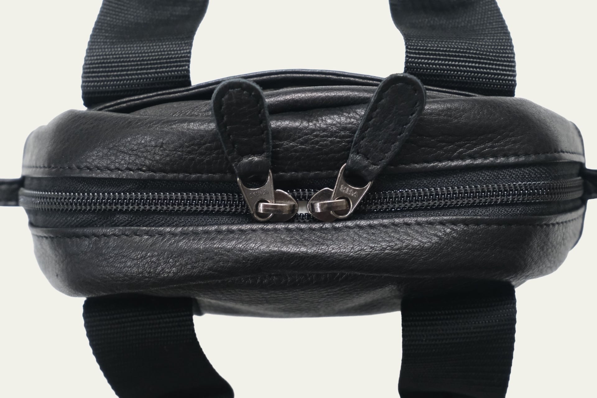 FUJITO Leather Helmet Pouch Black | Directors Web Shop