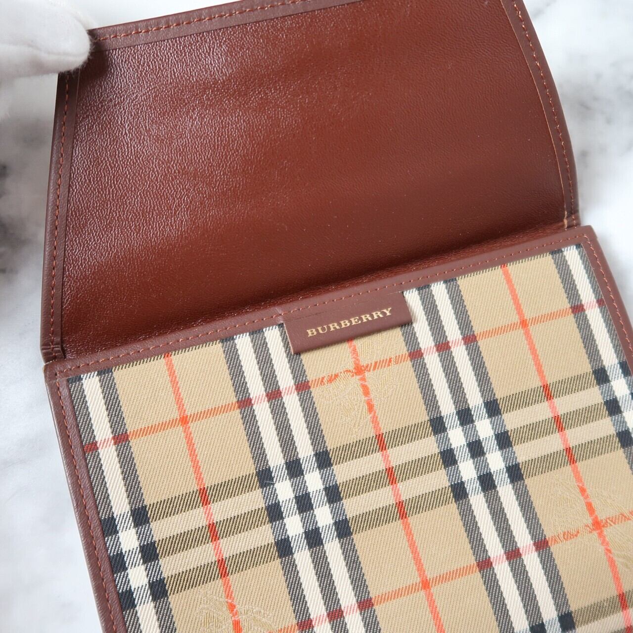 Burberry】バーバリー ノバチェック柄 手帳 ケース カバー-